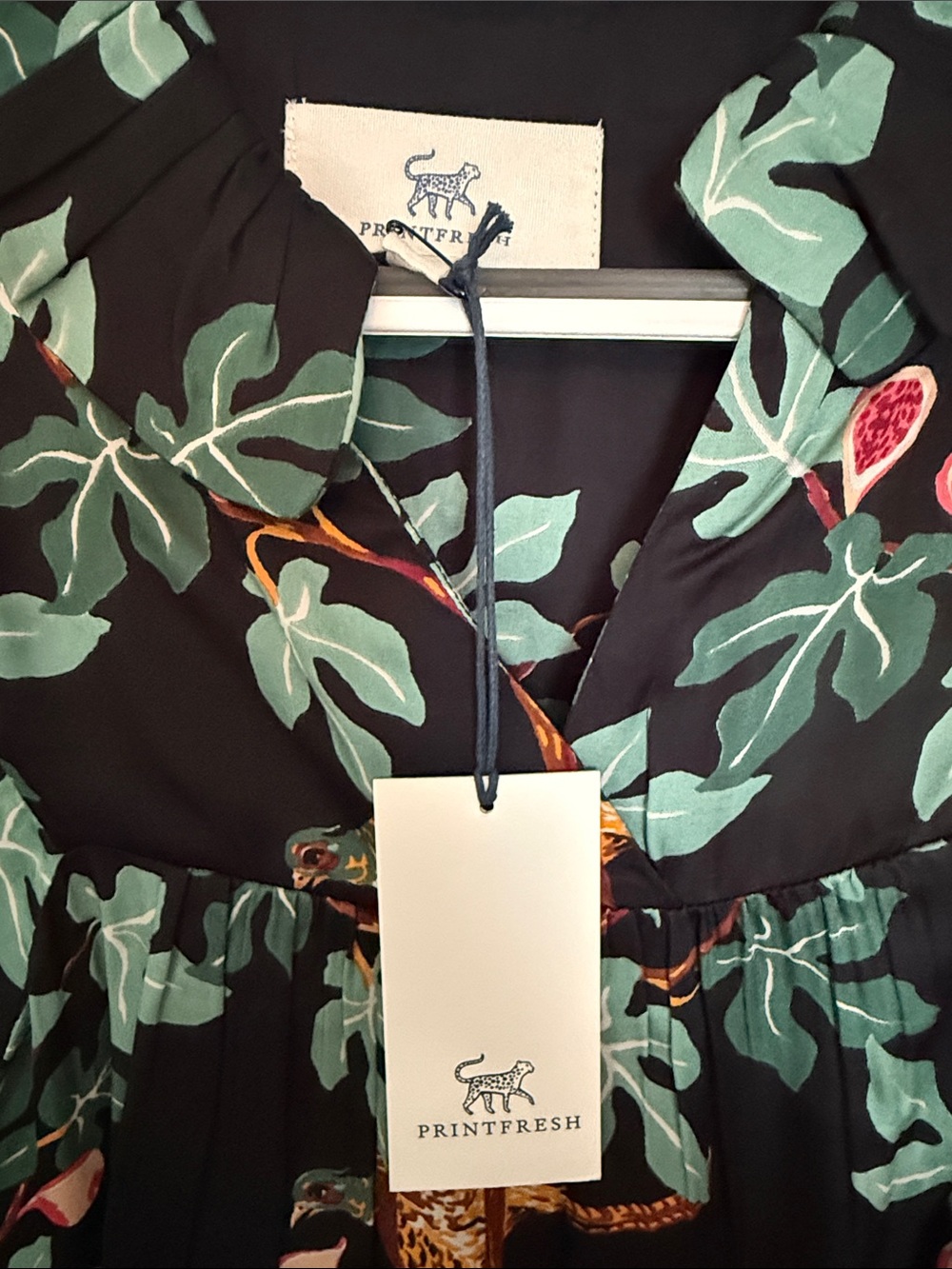 Printfresh Black Botanical V-Neck Blouse NWT - Picture 3 of 8
